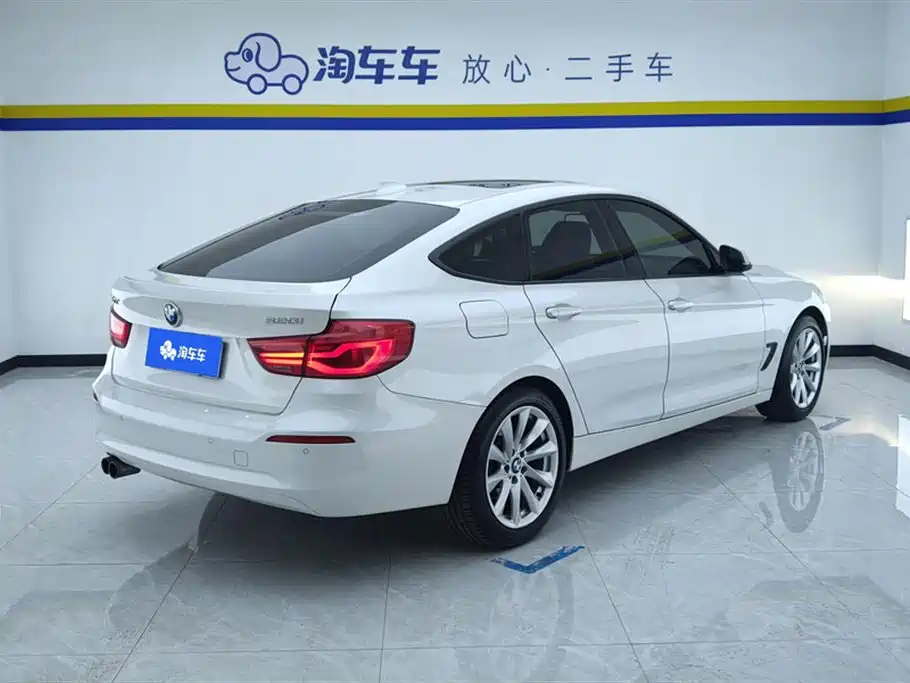 BMW 3 Series GT 2019 320i Fashion Model фото 3