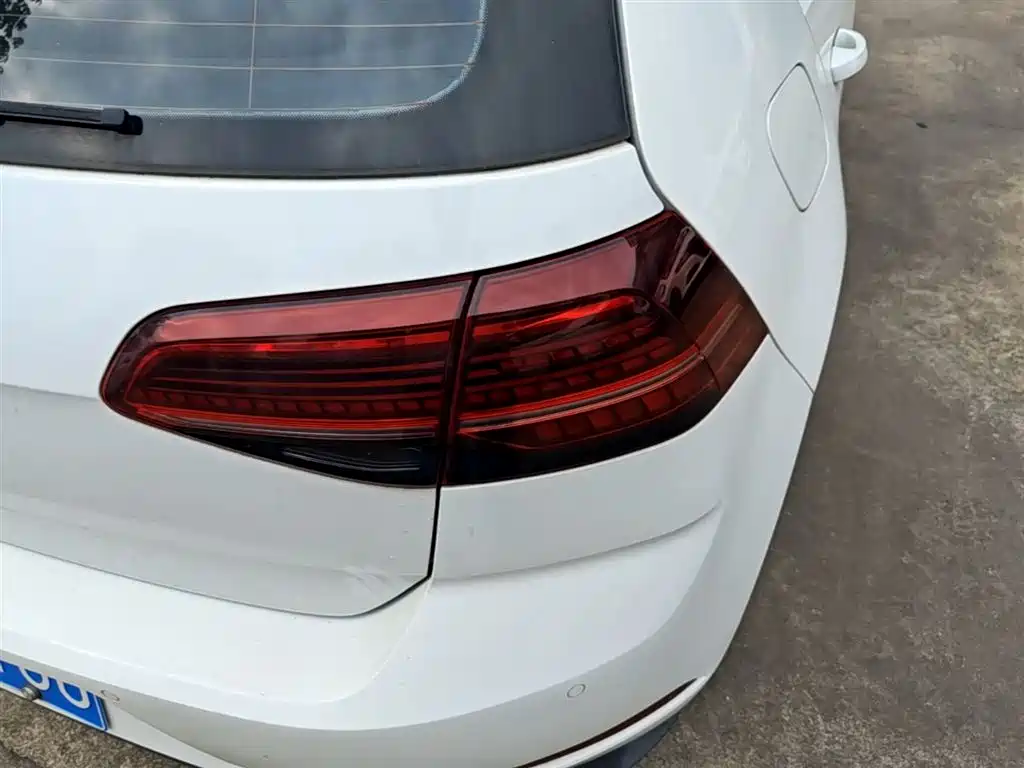 Volkswagen Golf 2018 230TSI Automatic Luxury фото 8