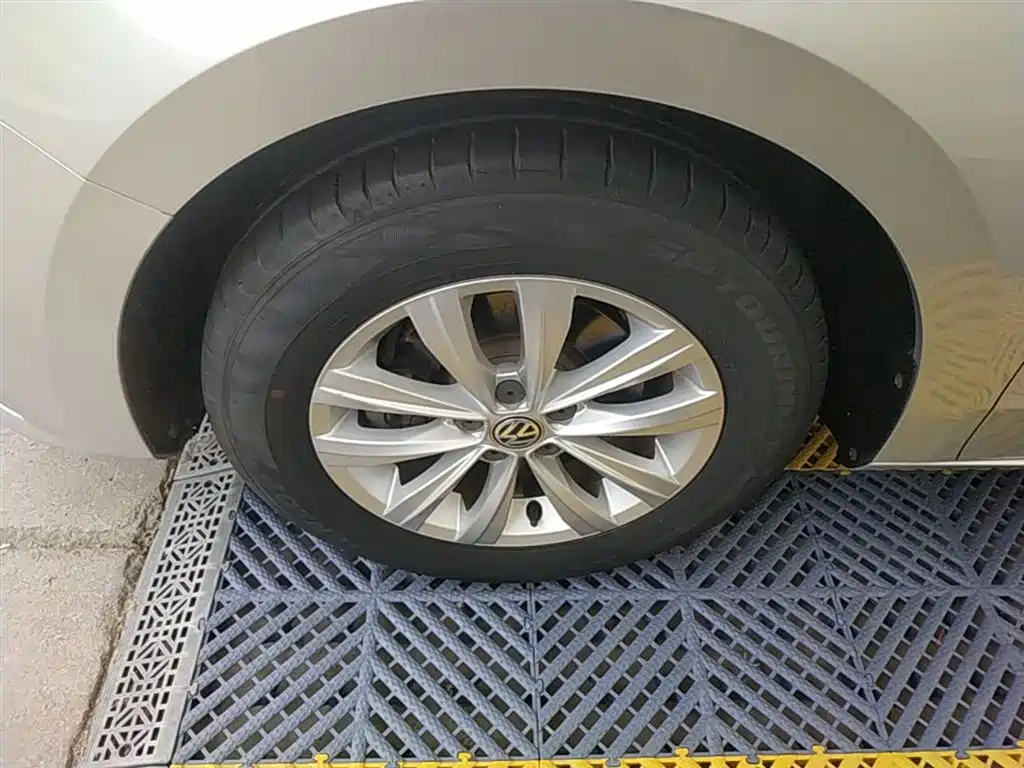 Volkswagen Bora 2016 Model 1.6L Manual Fashion фото 23