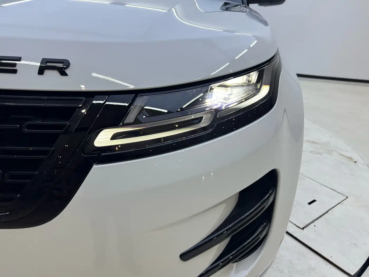 Land Rover Range Rover Evoque 2025 2024 Range Rover Evoque L 249PS Light Master Edition
