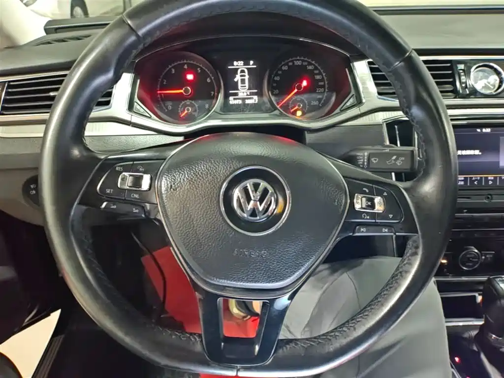 Volkswagen Passat 2017 330TSI DSG Prestige фото 11
