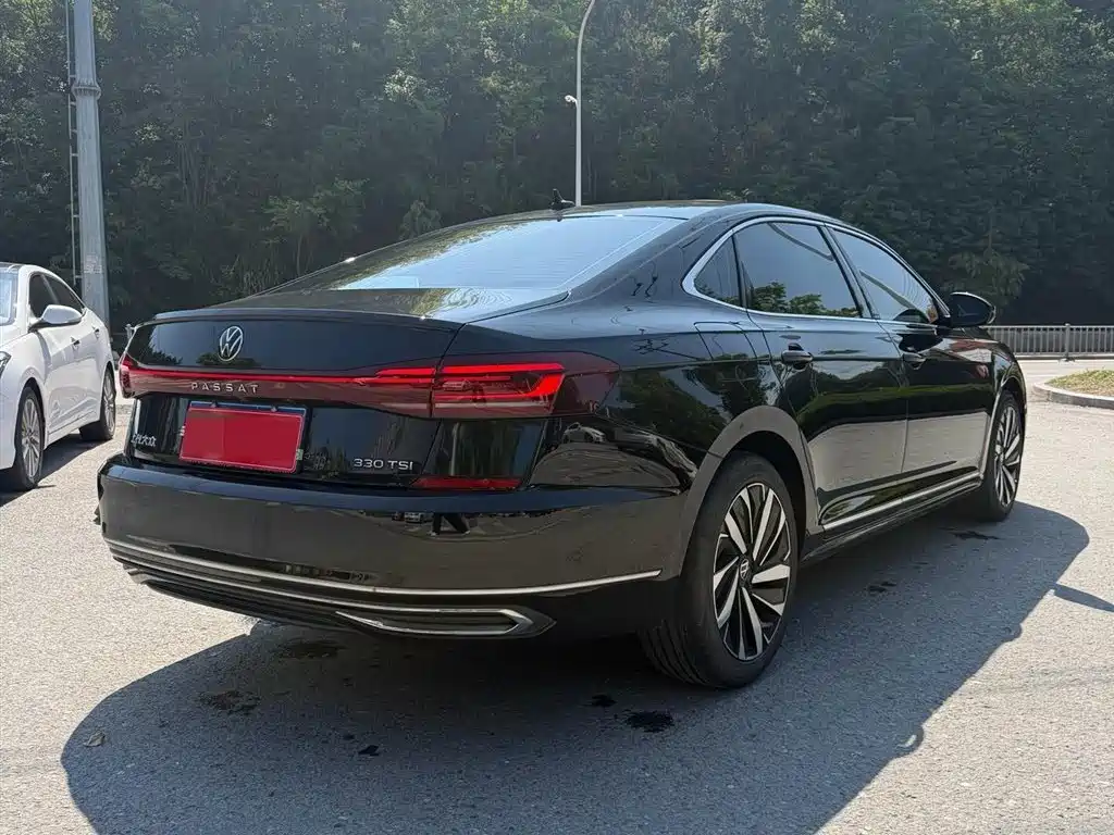 Volkswagen Passat 2023 330TSI Elite Edition фото 5