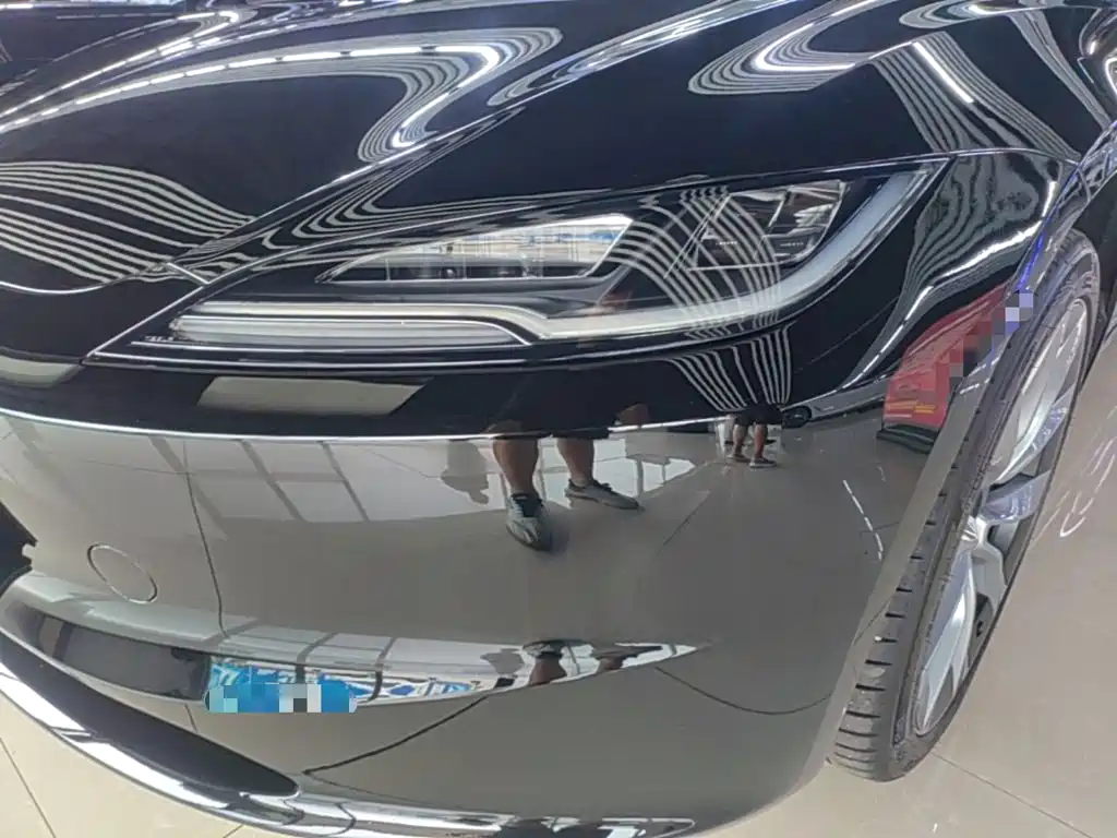 Tesla Model 3 2026 2025 Model Year Facelift Rear-Wheel Drive