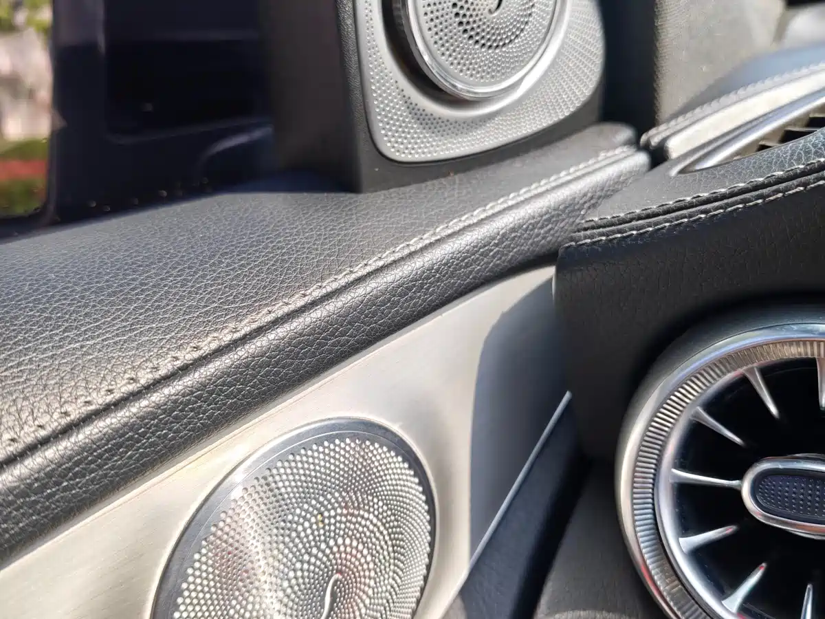 Mercedes-Benz GLC Coupe 2019 GLC 200 4MATIC Coupe SUV фото 20