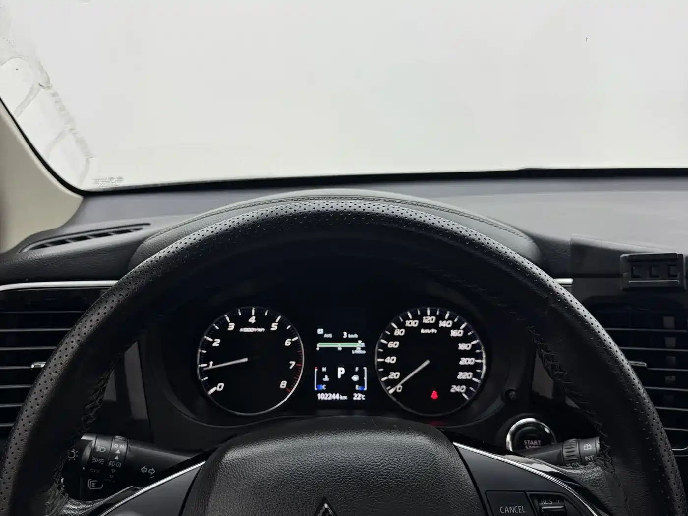 MITSUBISHI OUTLANDER