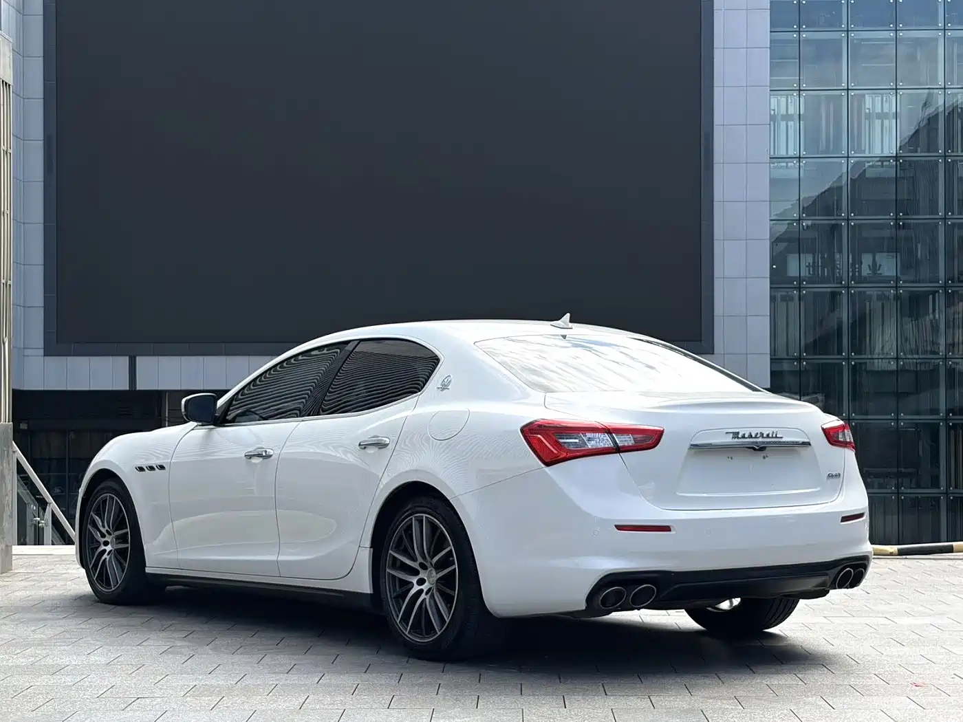 Photo 12 - Maserati Ghibli