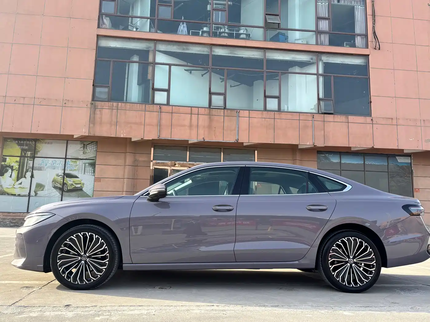 Volkswagen Passat 2025 Pro 380TSI Dragon Prestige Edition фото 2