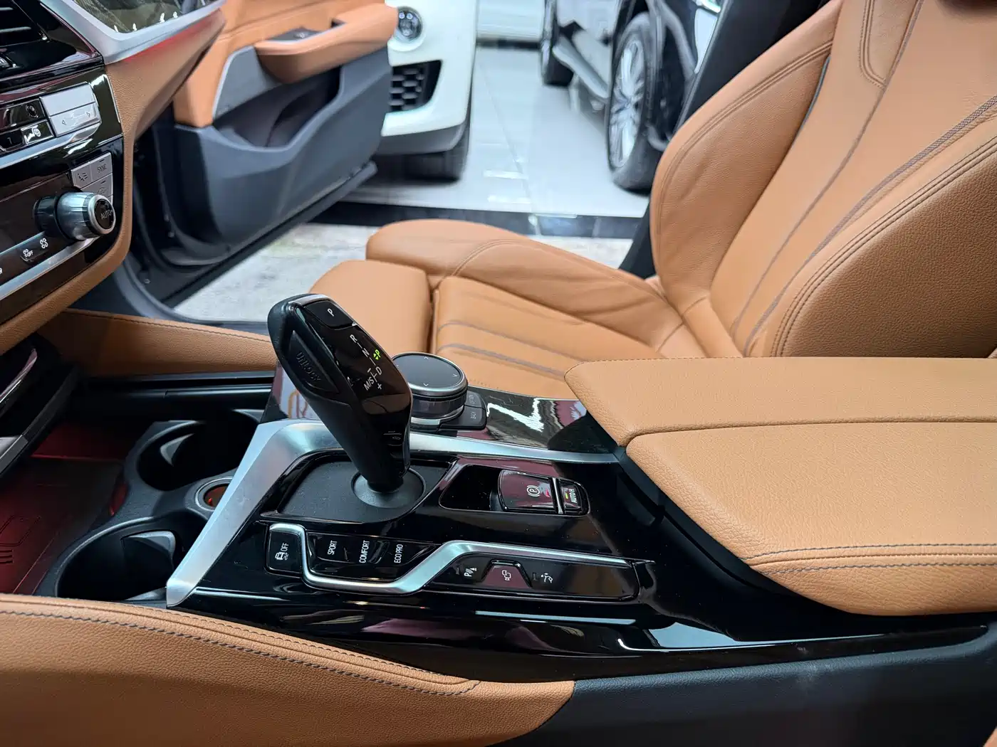 BMW 6 Series GT 2022 Model 630i M Sport Package фото 10
