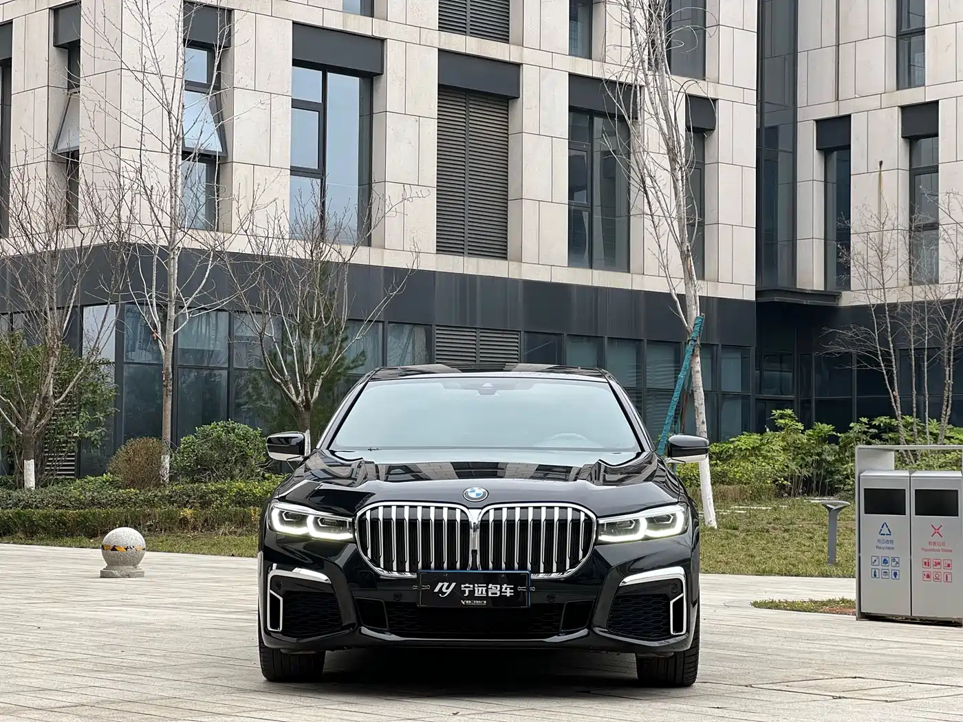 BMW 7 Series 2019 740Li Leading M Sport Package фото 2