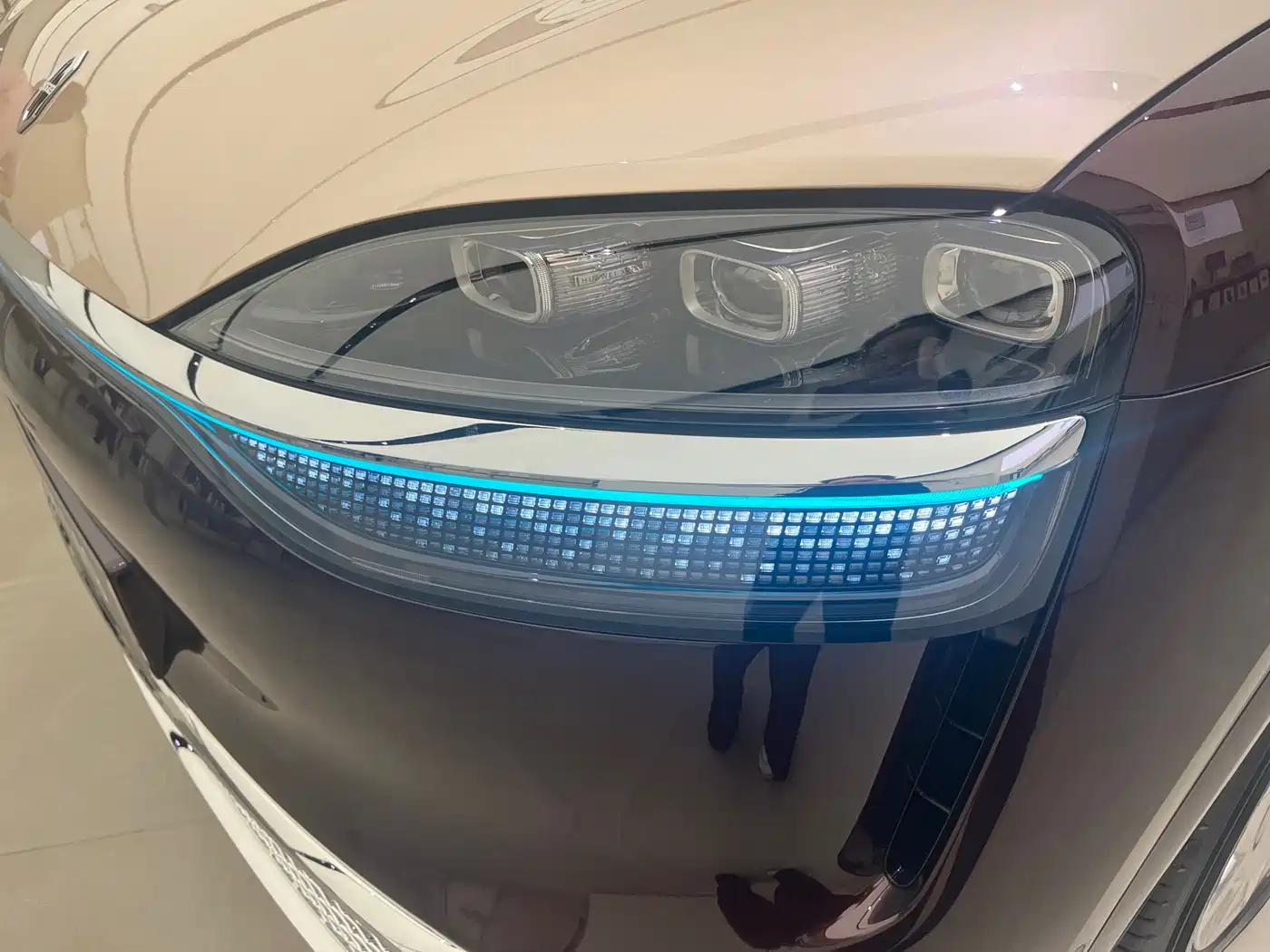 AITO Wenjie AITO M9 фото 8
