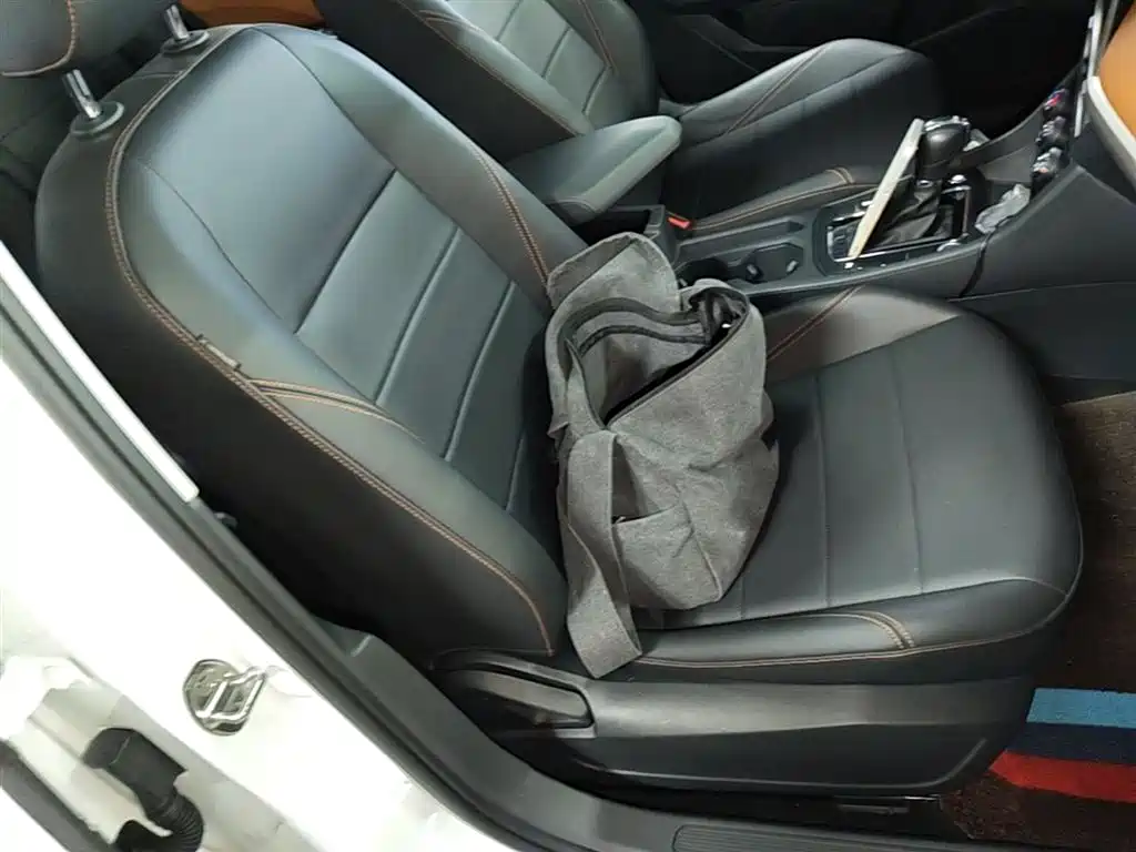 Volkswagen Bora 2023 200TSI DSG Yuexing Edition фото 25