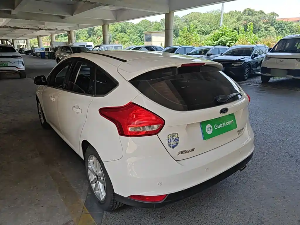 Фото 5 - Ford Focus