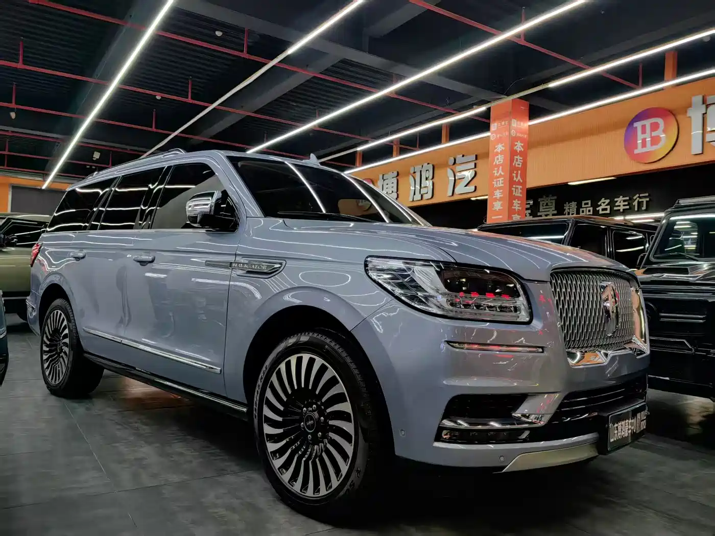 LINCOLN NAVIGATOR