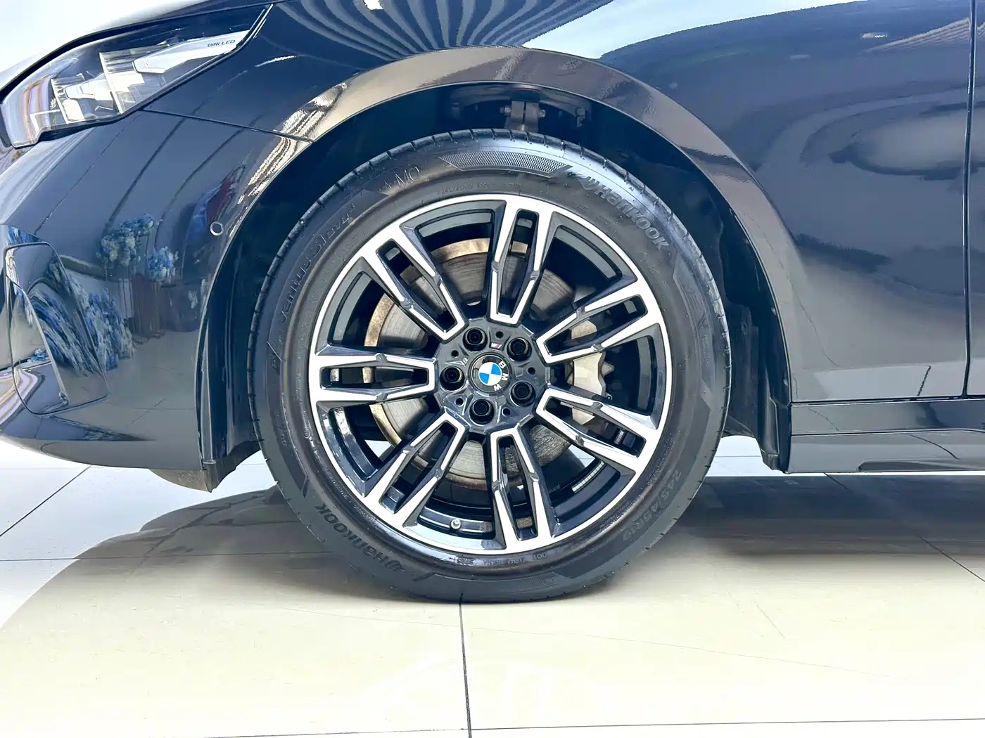 BMW 5 Series 2026 2025 530Li Leading M Sport Package