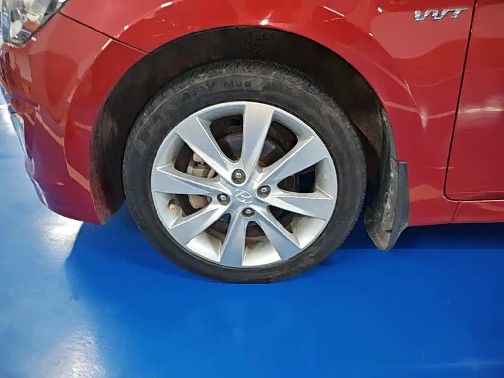 Hyundai Reina 2014 2014 Model 1.6L Automatic TOP