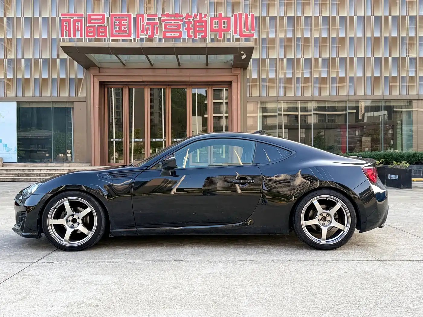 Subaru BRZ 2015 2.0i Manual фото 10