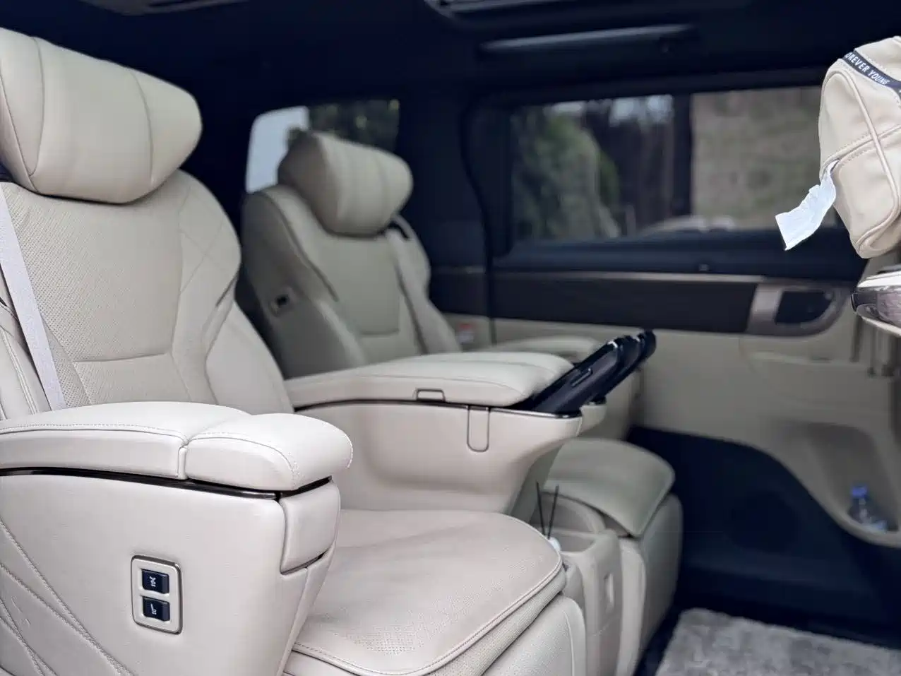 Toyota Vellfire 2024 Crown Hybrid 2.5L Executive Premium Edition фото 11