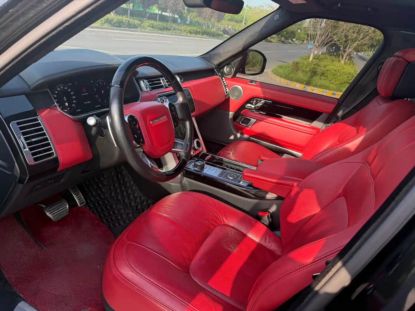Land Rover Range Rover 2020 3.0 L6 Supreme Creation Extended Version фото 4