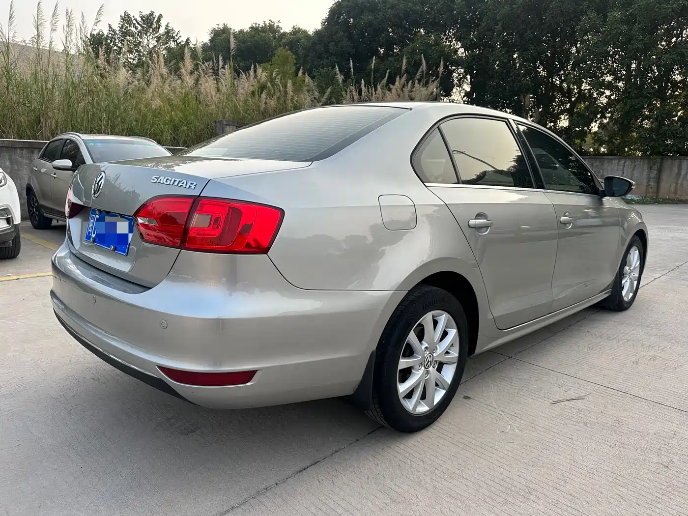 Volkswagen Sagitar 2012 Model 1.6L Automatic Fashion фото 7