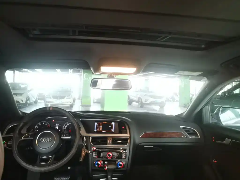 Фото 18 - Audi A4L