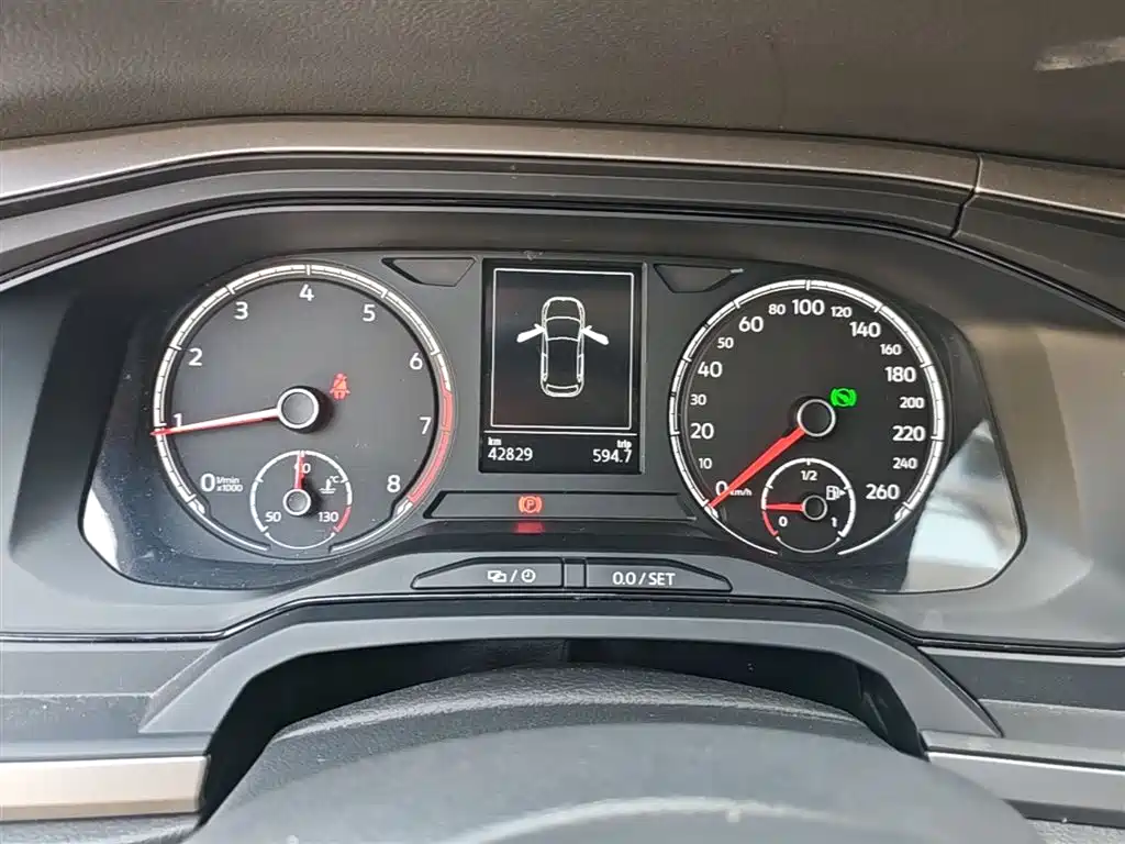 VOLKSWAGEN POLO