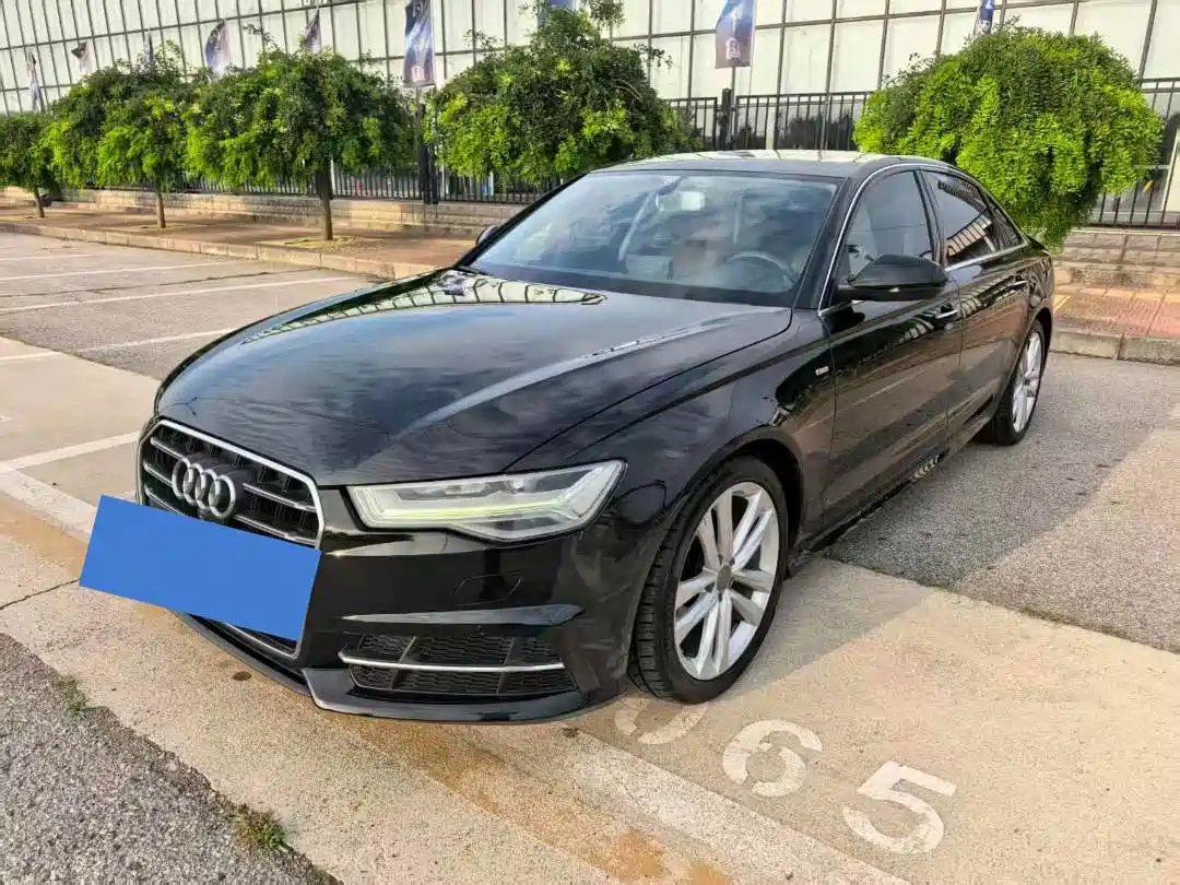 Фото 1 - Audi A6L