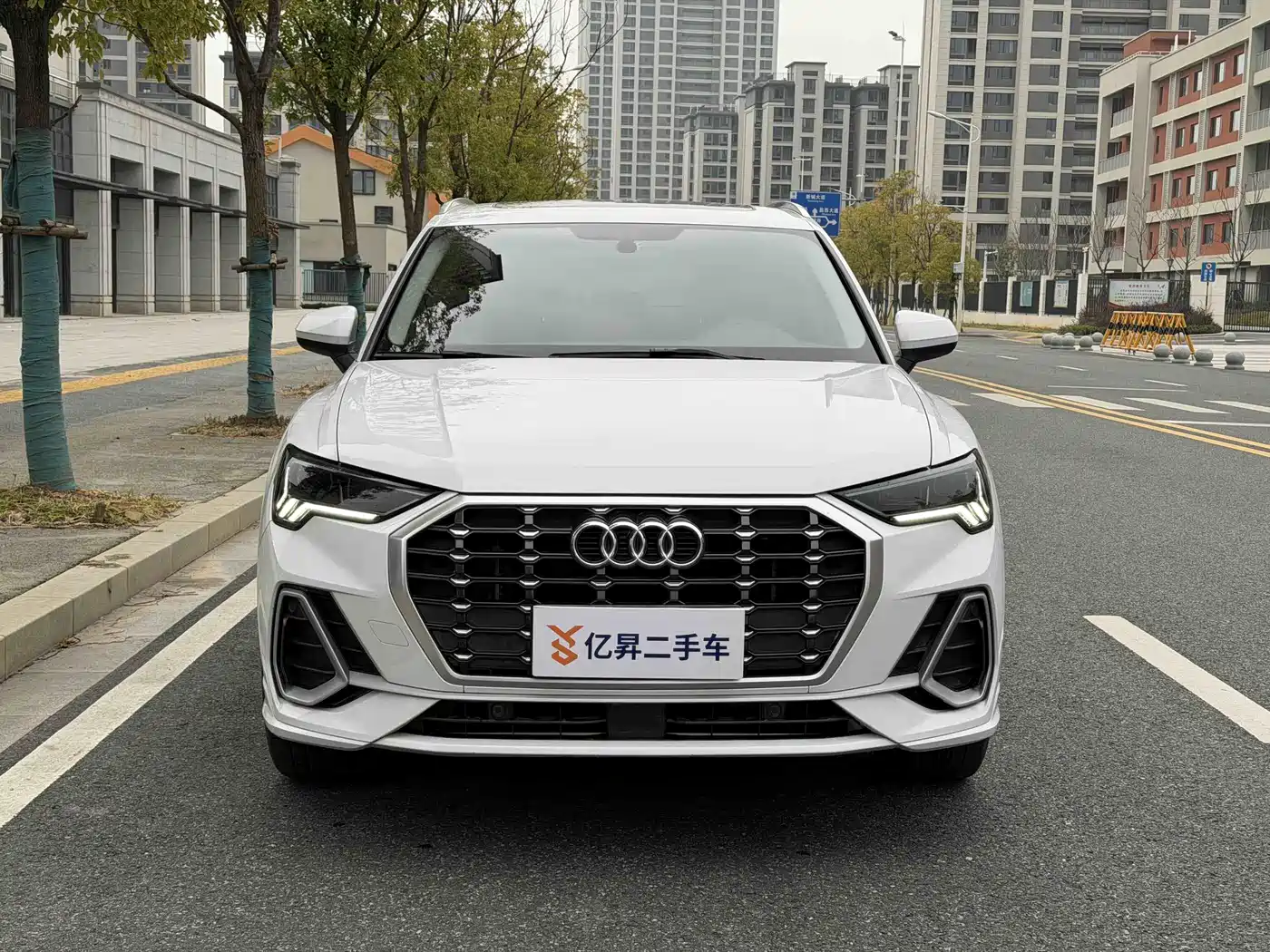 AUDI Q3