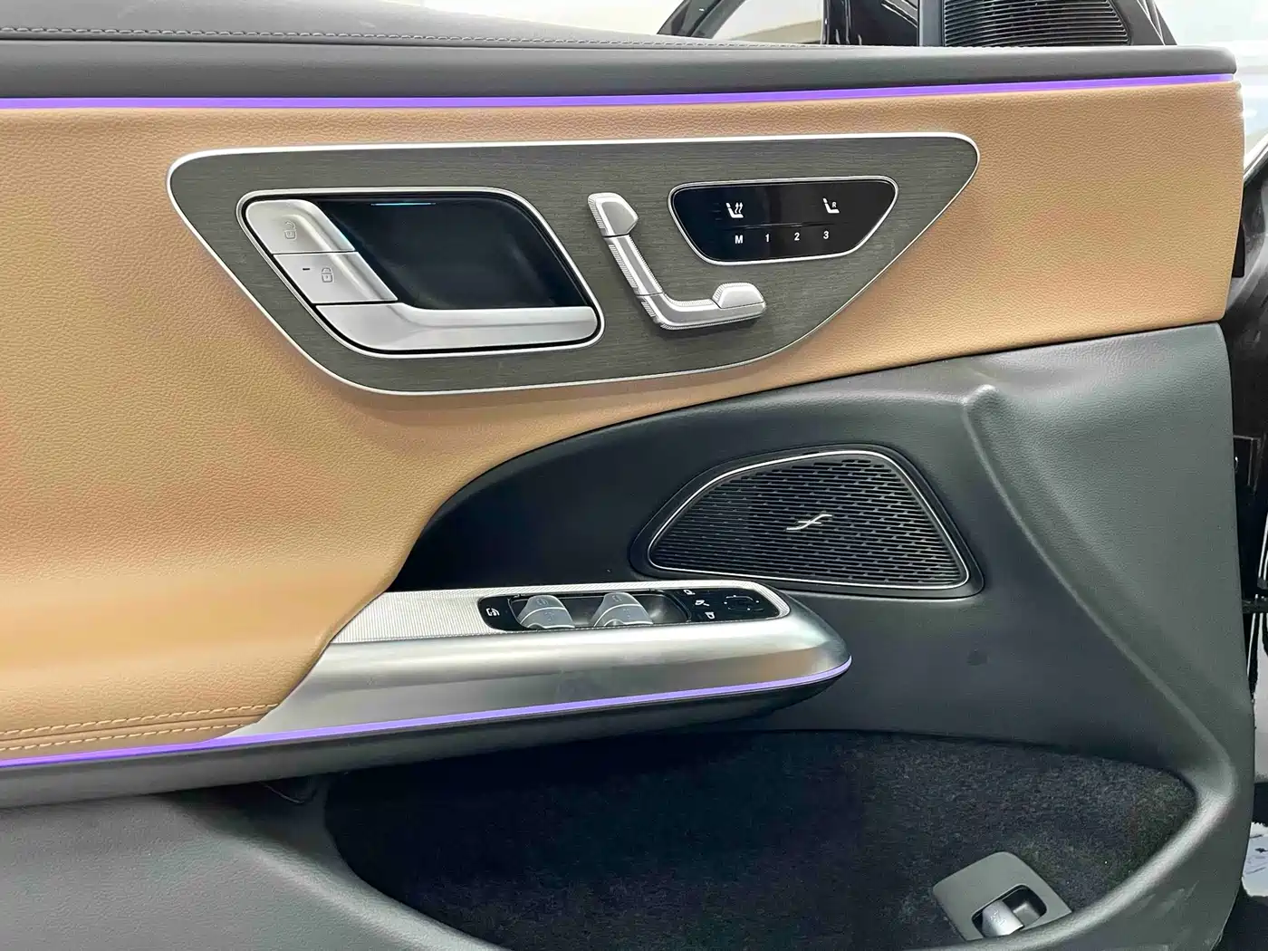Mercedes-Benz E-Class 2025 E 300 L Fashion фото 5
