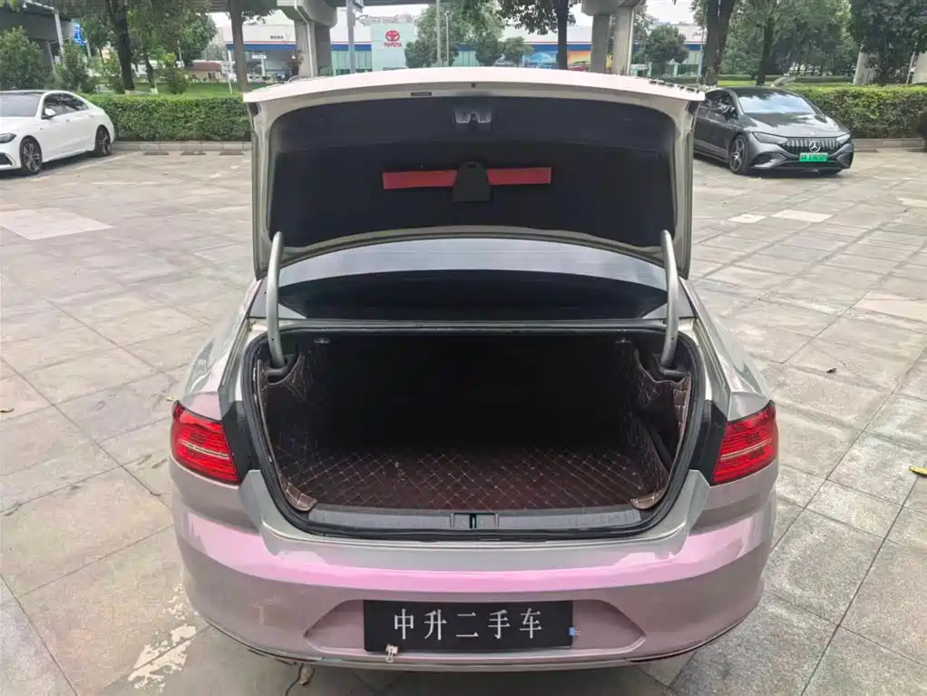 Volkswagen Magotan 2018 330TSI DSG Leading фото 6