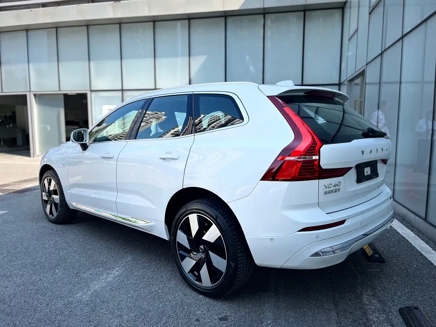 VOLVO XC60 PLUG IN HYBRID