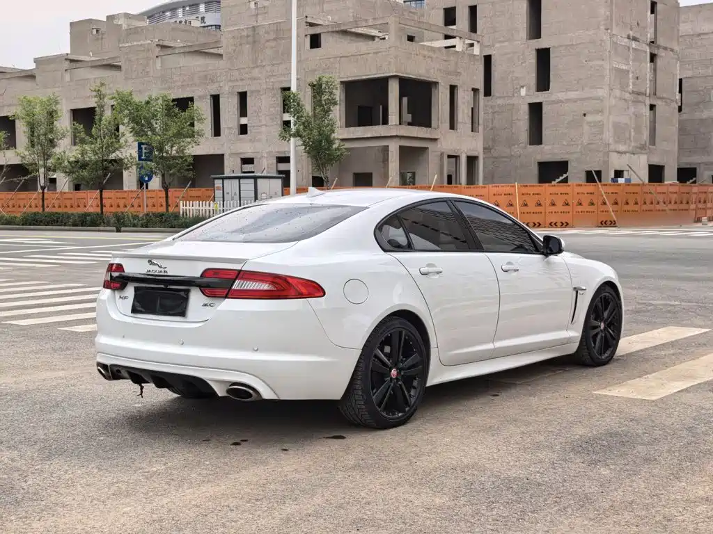 Jaguar XF 2014 2014 XF 3.0 SC Sport Club Limited Edition