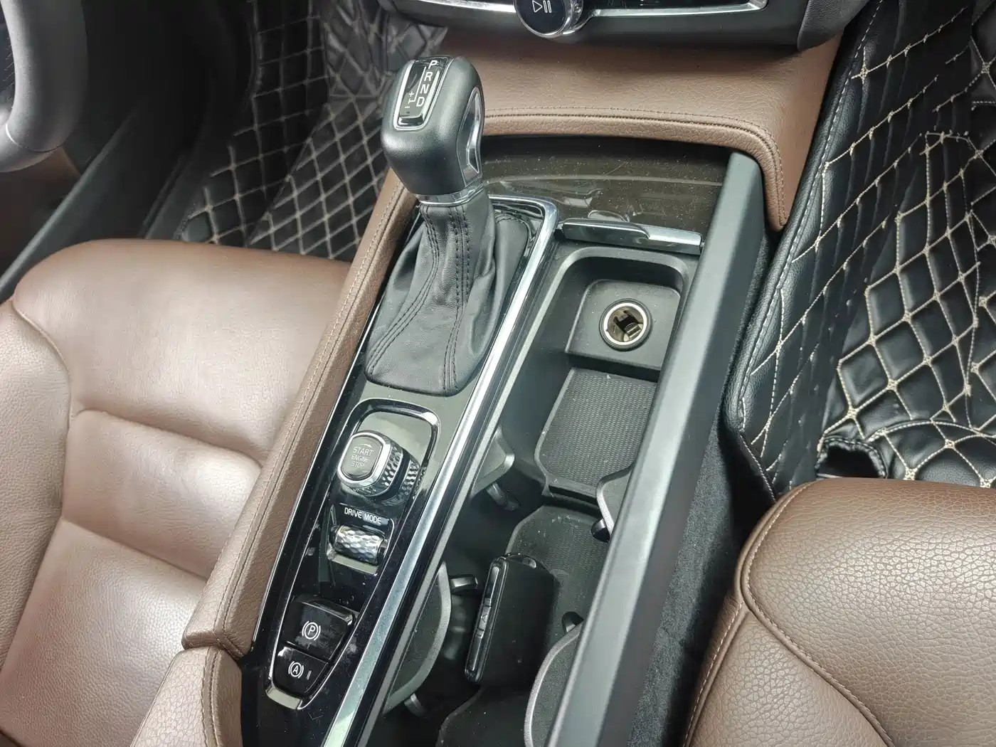 Фото 5 - Volvo S90