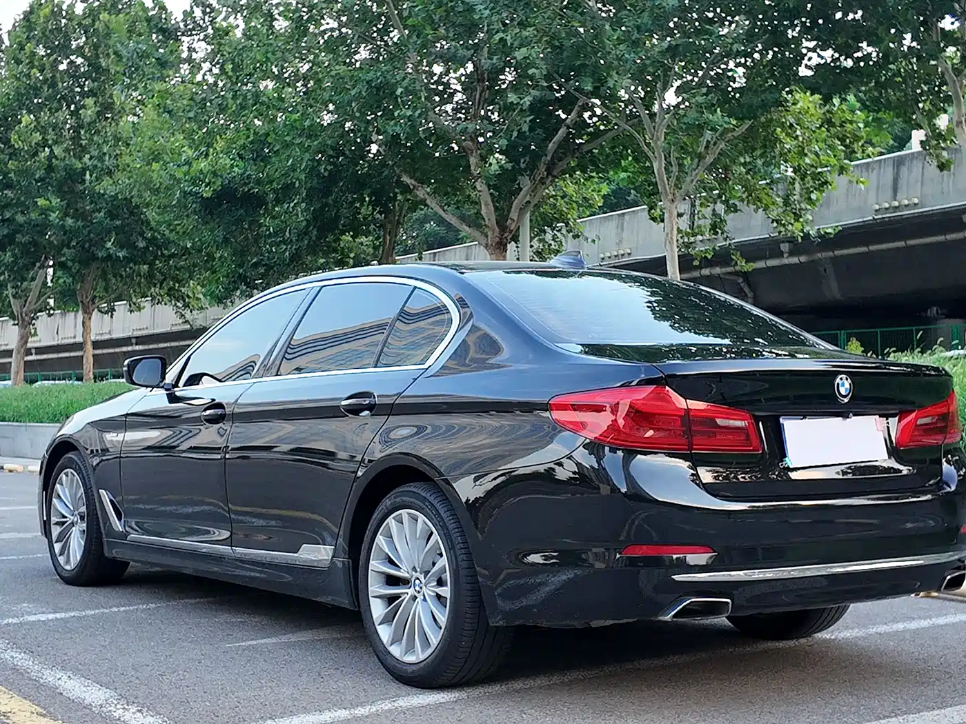 BMW 5 Series 2018 525Li Luxury Package фото 21