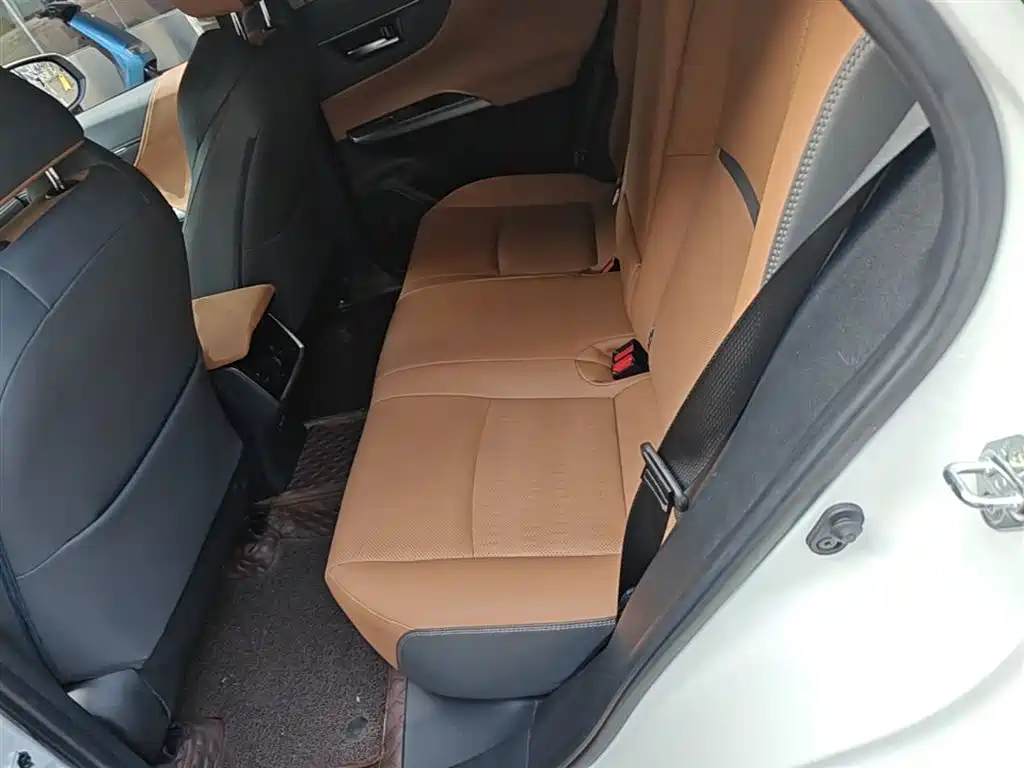 Toyota Venza 2022 2.0L CVT 2WD Premium фото 17