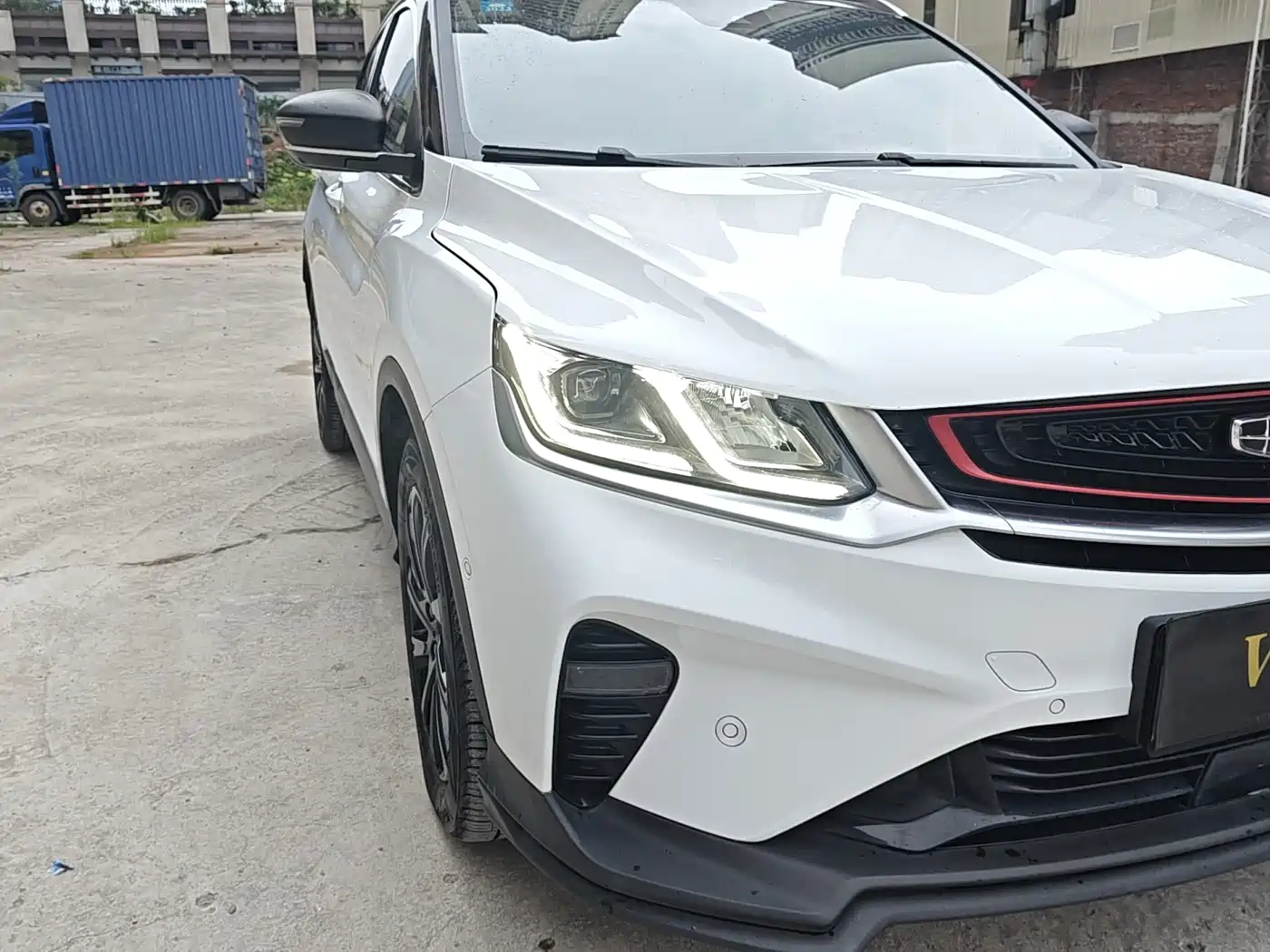 Фото 8 - Geely Binyue