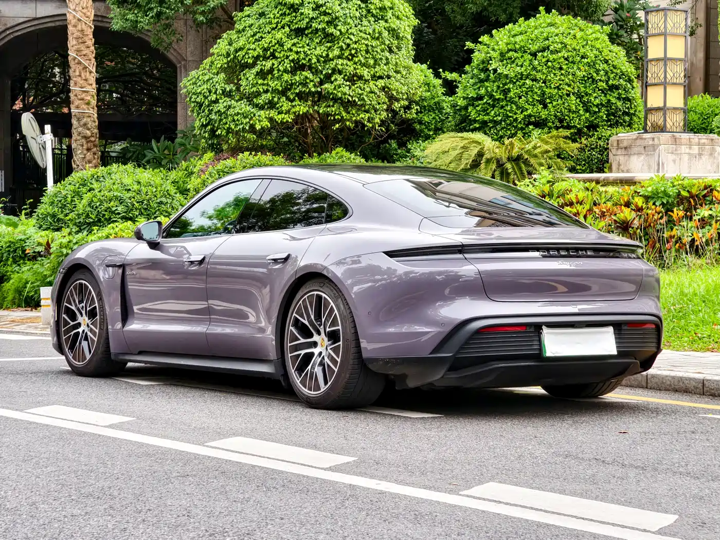 2025 Porsche Taycan