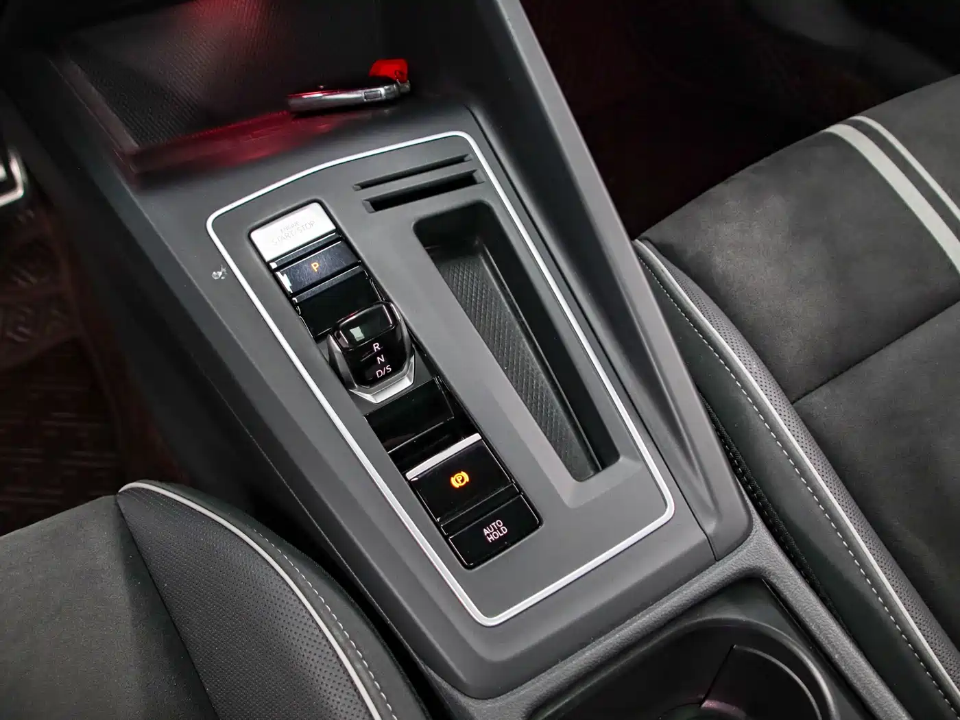 Volkswagen Golf 2023 Model 280TSI DSG R-Line фото 11