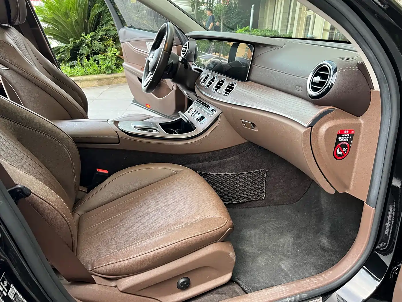 Mercedes-Benz E-Class 2017 E 300 L Luxury фото 5