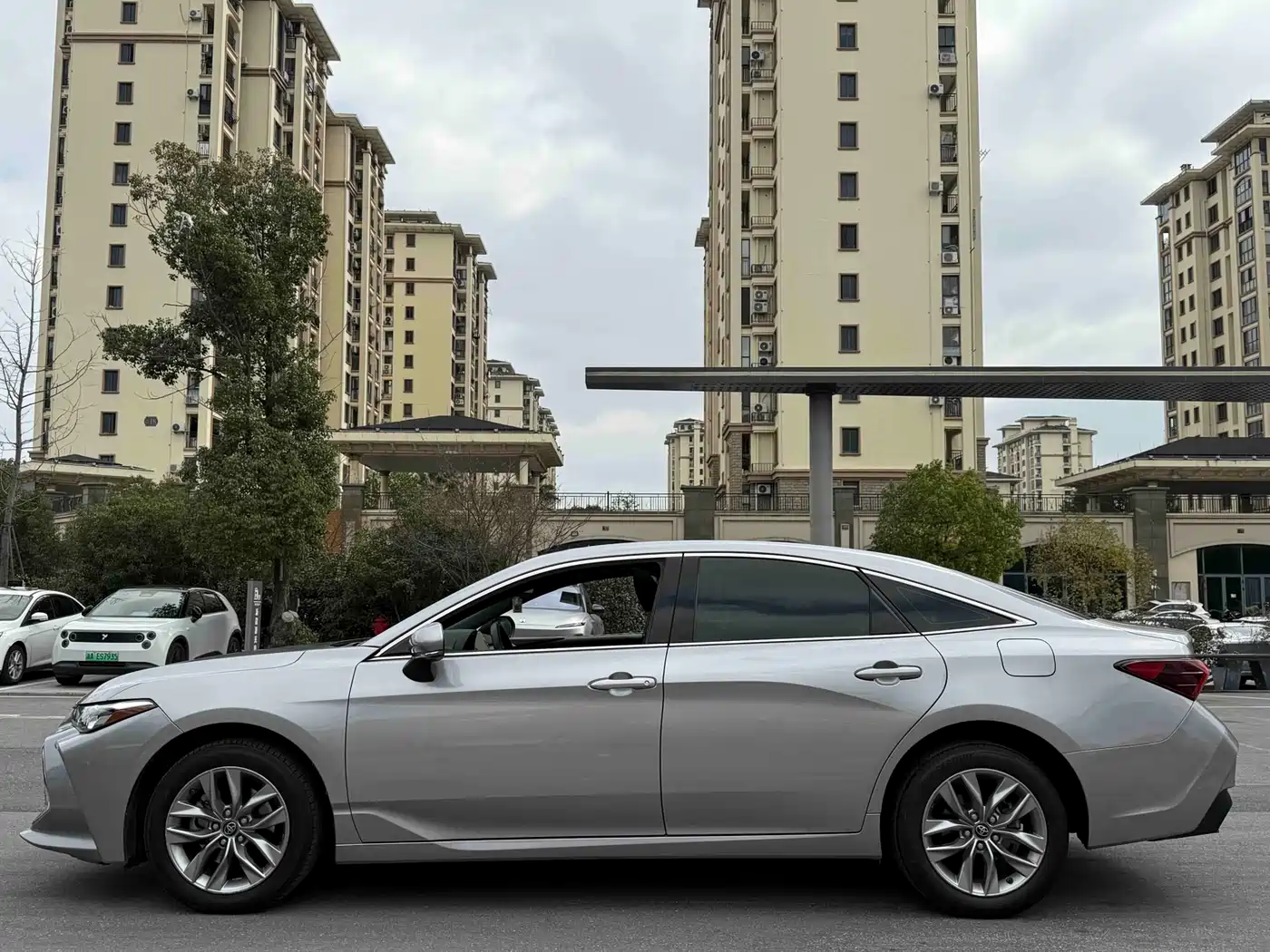 Toyota Avalon 2022 2.0L Progressive Edition фото 16