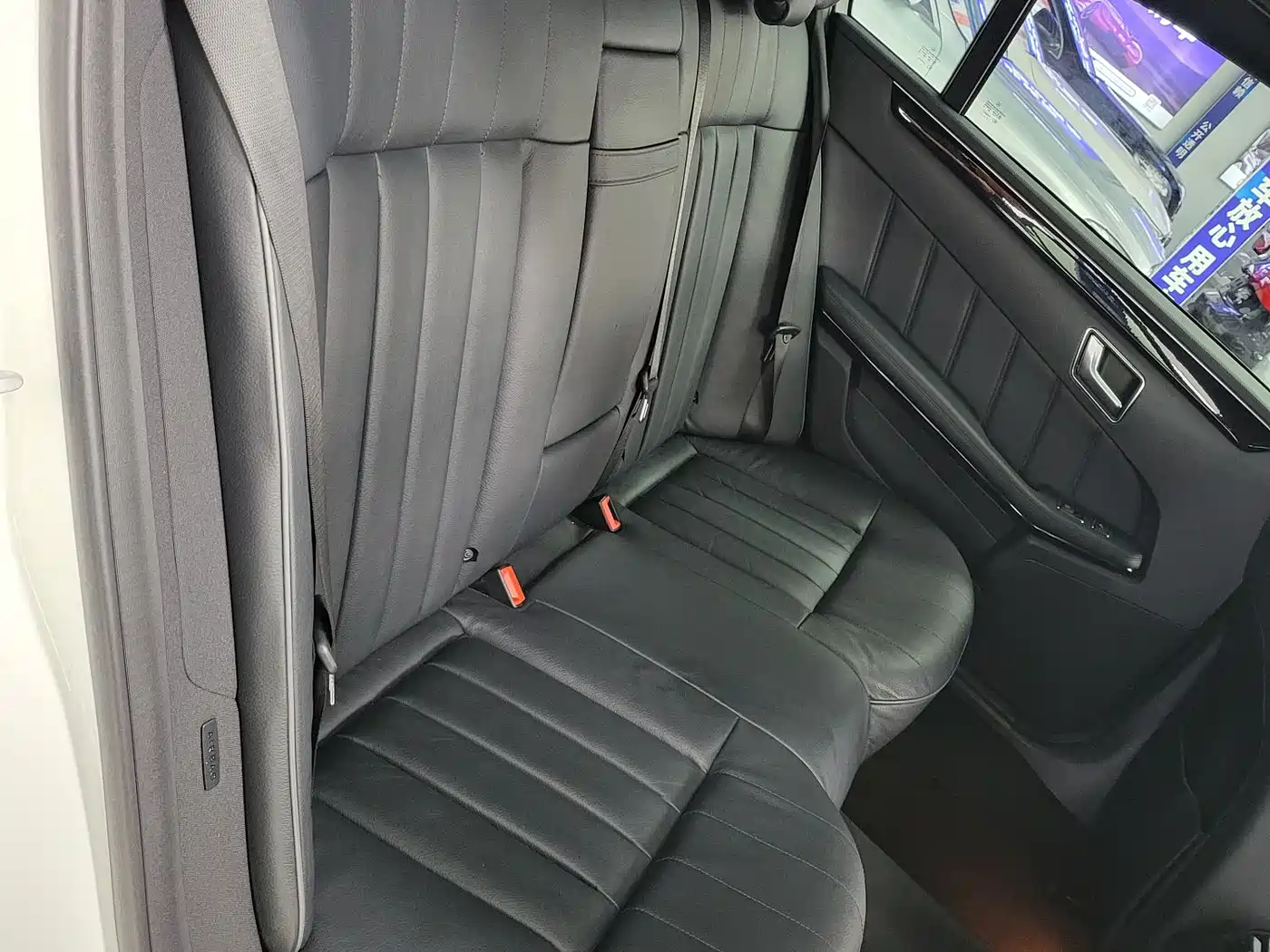 Mercedes-Benz E-Class 2015 E 320 L Sport фото 9