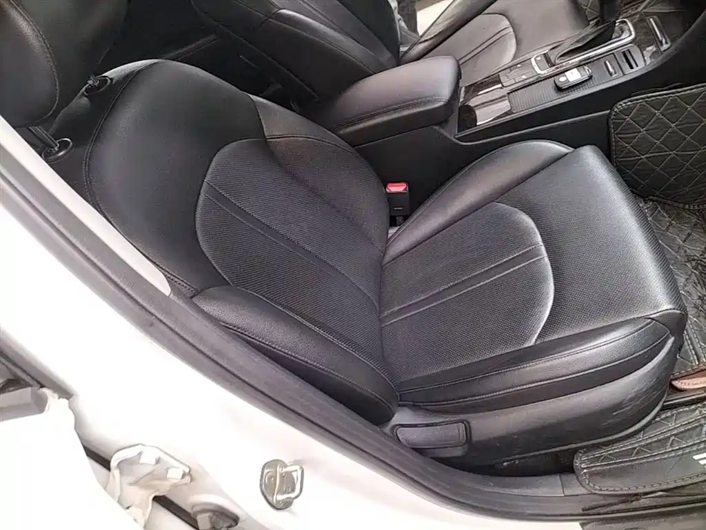 Kia K5 2016 2.0L Automatic LUX фото 25