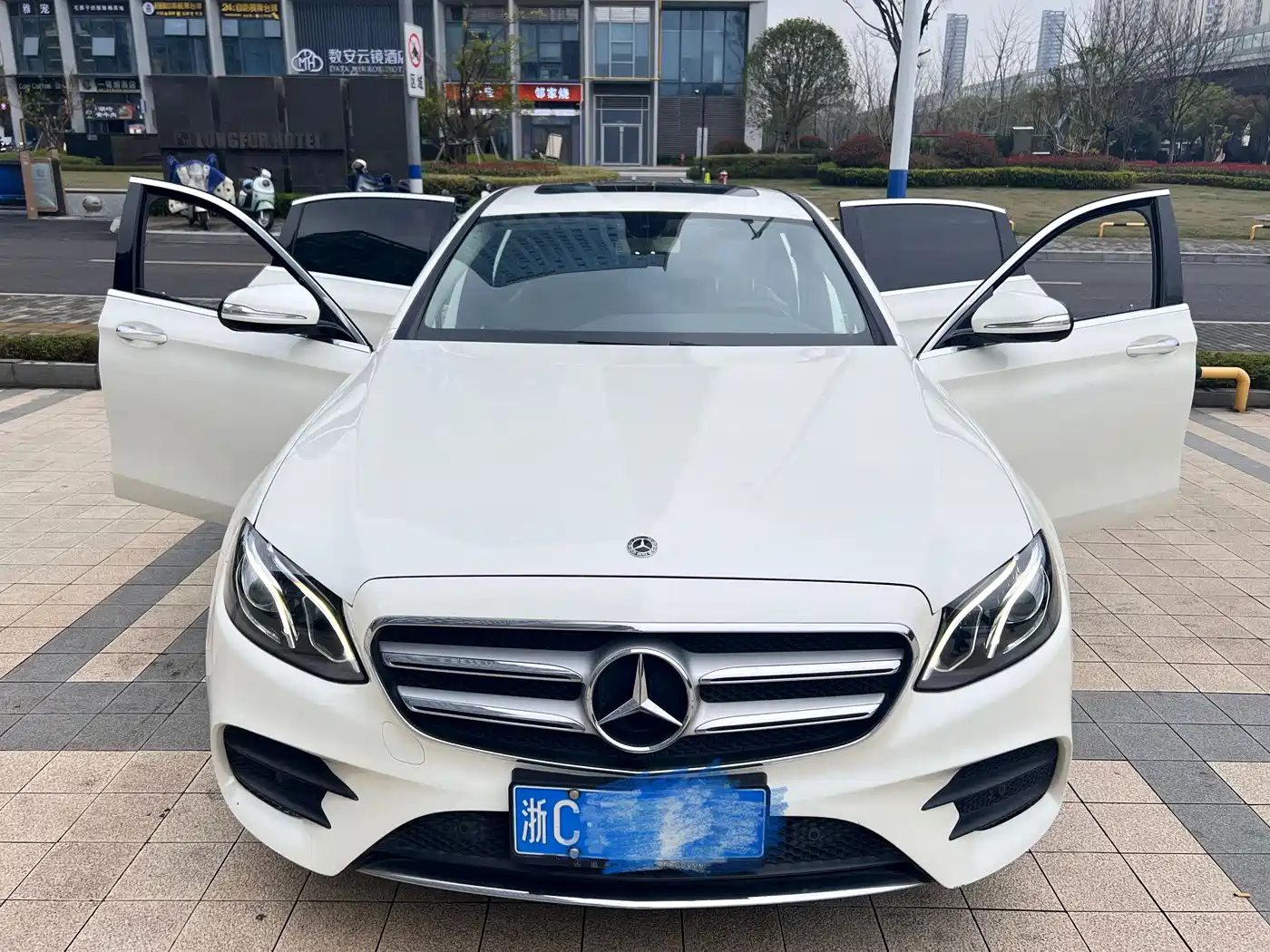 Mercedes-Benz E-Class 2018 Facelift E 200 L Sport фото 17