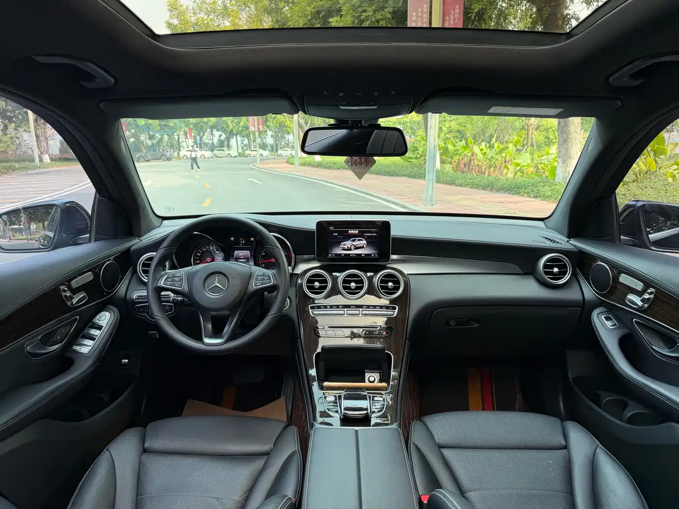 Mercedes-Benz GLC 2017 GLC 260 4MATIC Dynamic фото 5