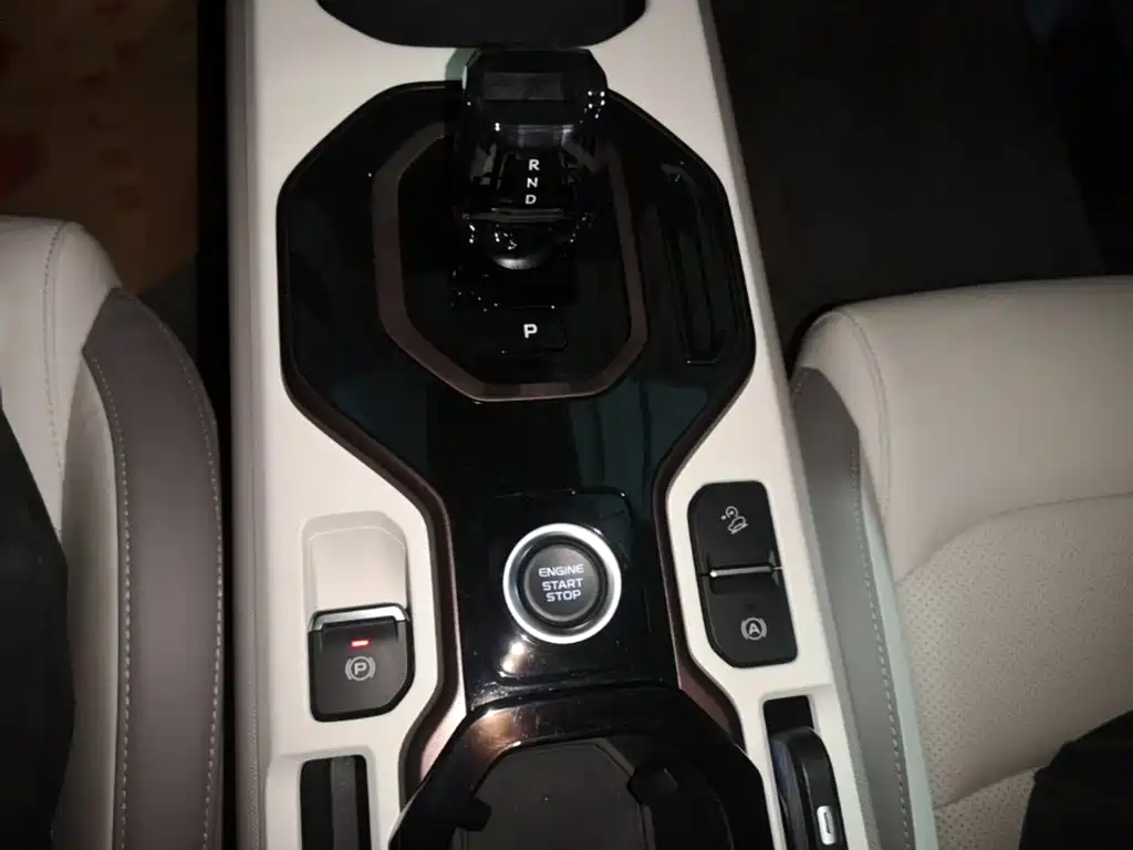 Фото 14 - Geely ICON