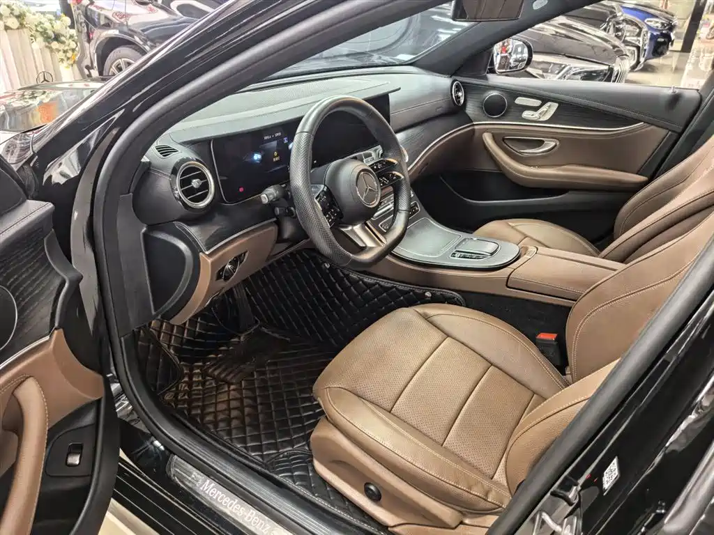 Mercedes-Benz E-Class 2023 E 300 L Sport Fashion фото 14