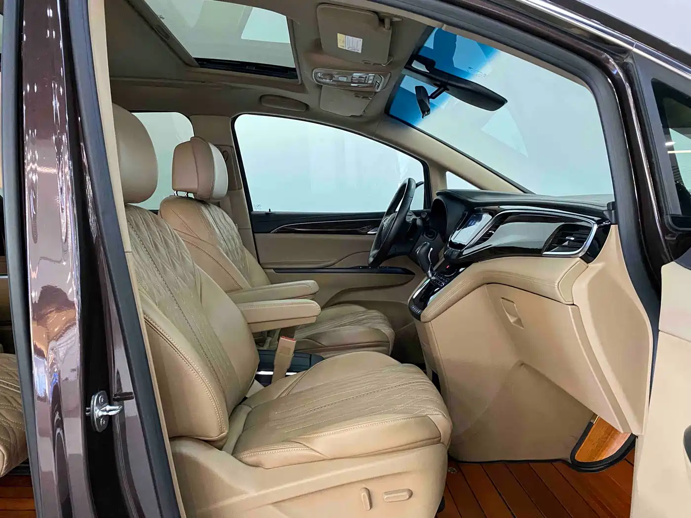 Buick GL8 2018 ES 28T Luxury Type China VI фото 28