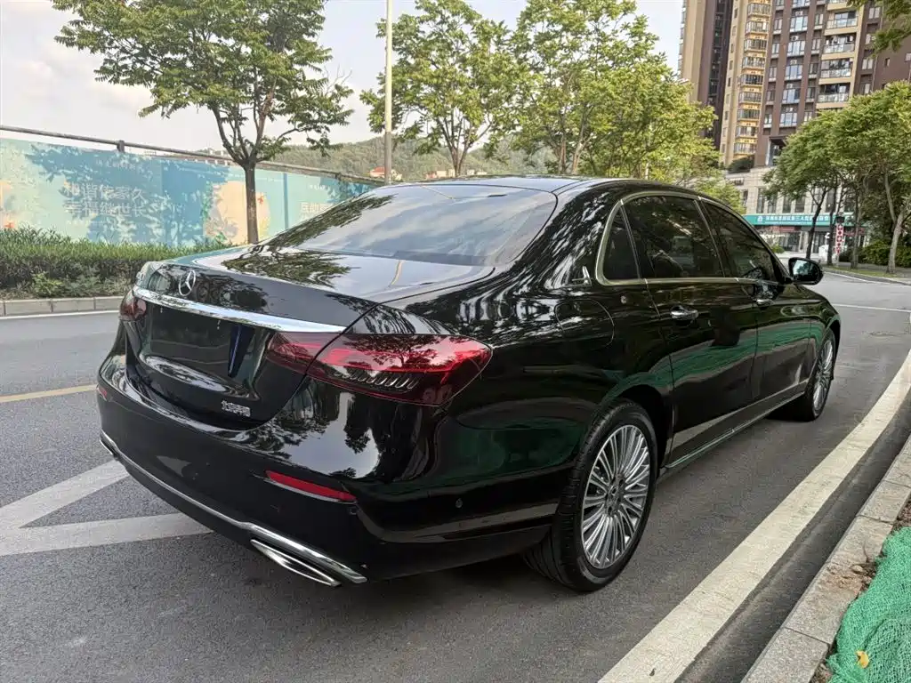 MERCEDES-BENZ E CLASS