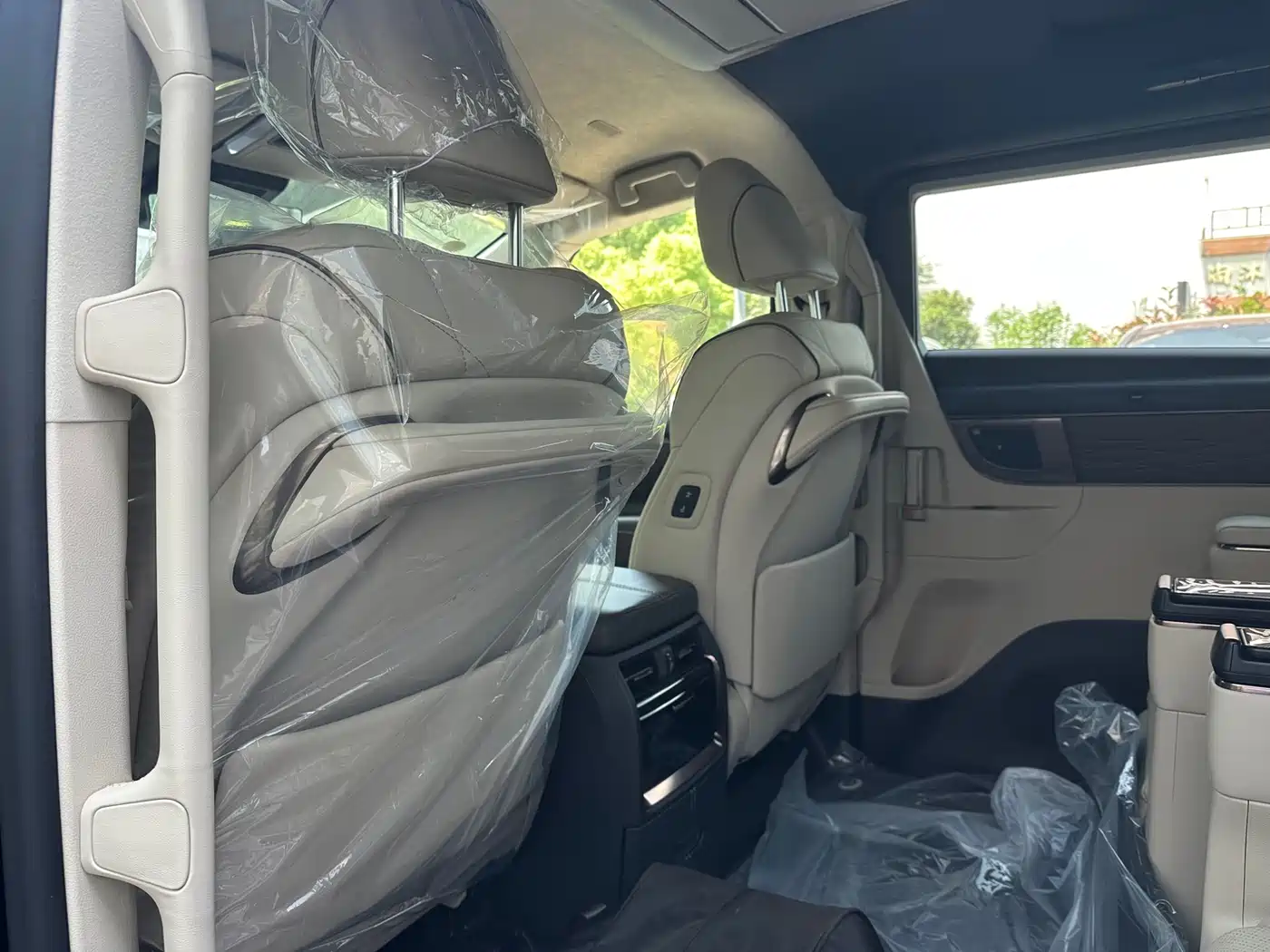 Toyota Alphard 2025 Hybrid 2.5L Prestige Gold Edition фото 11