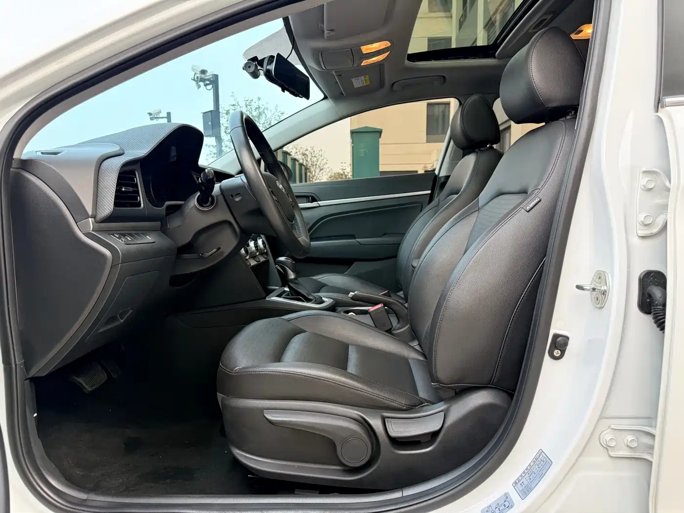 Hyundai Elantra 2020 1.5L CVT Smart Style·Elite фото 4