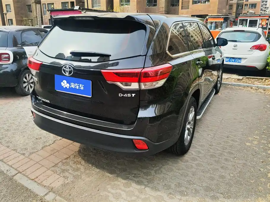 TOYOTA HIGHLANDER